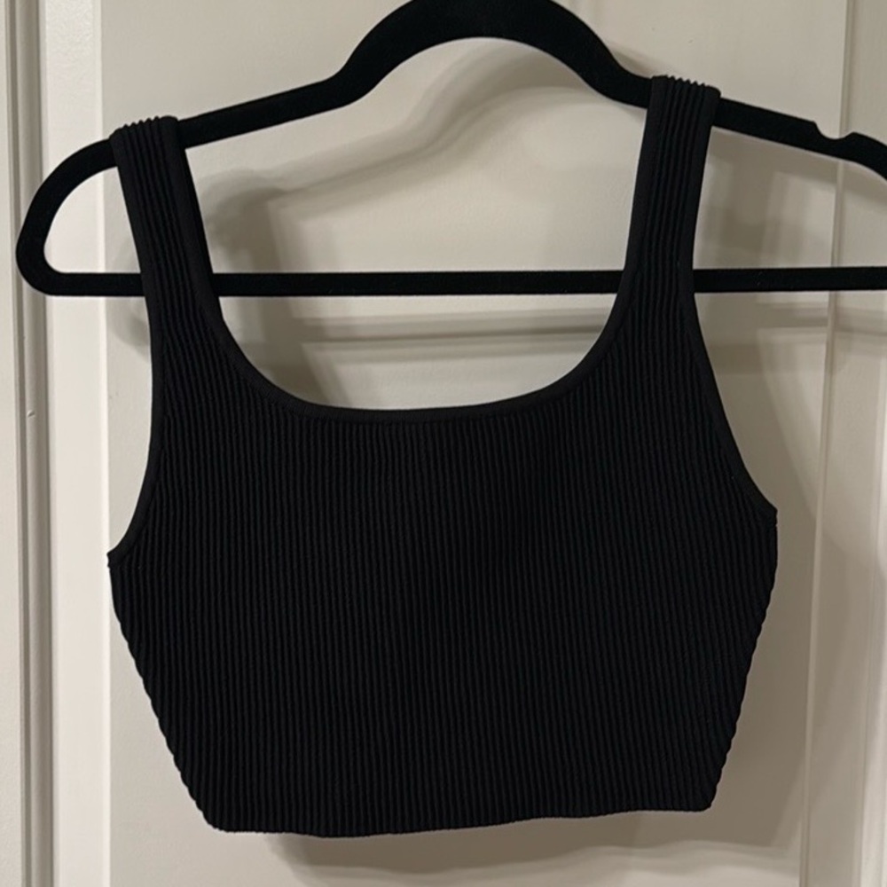 NWT Aritzia Babaton Sculpt Knit Squareneck Black Tank